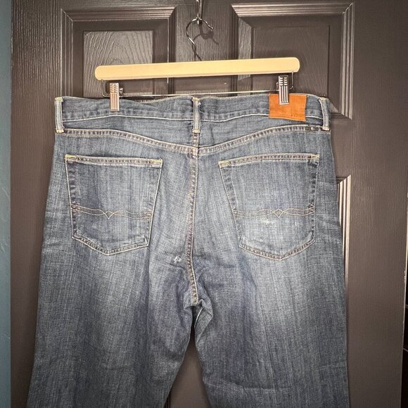 Lucky Brand Jean's Men's 361 Vintage Straight Size 38x30 Dark Acid Wash - Picture 3 of 15